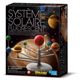 Planétarium : système solaire fluorescent