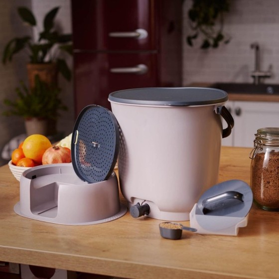 Composteur Bokashi Essential + base – 15,3 L – Gris clair – Activateur inclus