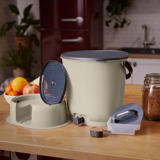 Composteur Bokashi Essential + base – 15,3 L – Blanc crème – Activateur inclus