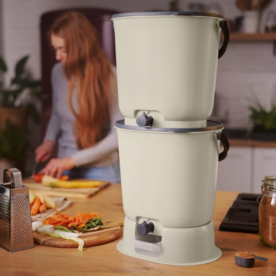 Lot de 2 composteurs Bokashi Essential + base – 15,3 L – Blanc crème – Activateu